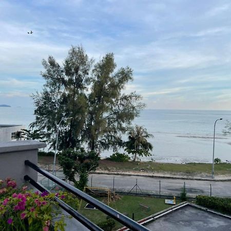 Sunshine Bay Resort Beachaholic Homestay Port Dickson Dış mekan fotoğraf