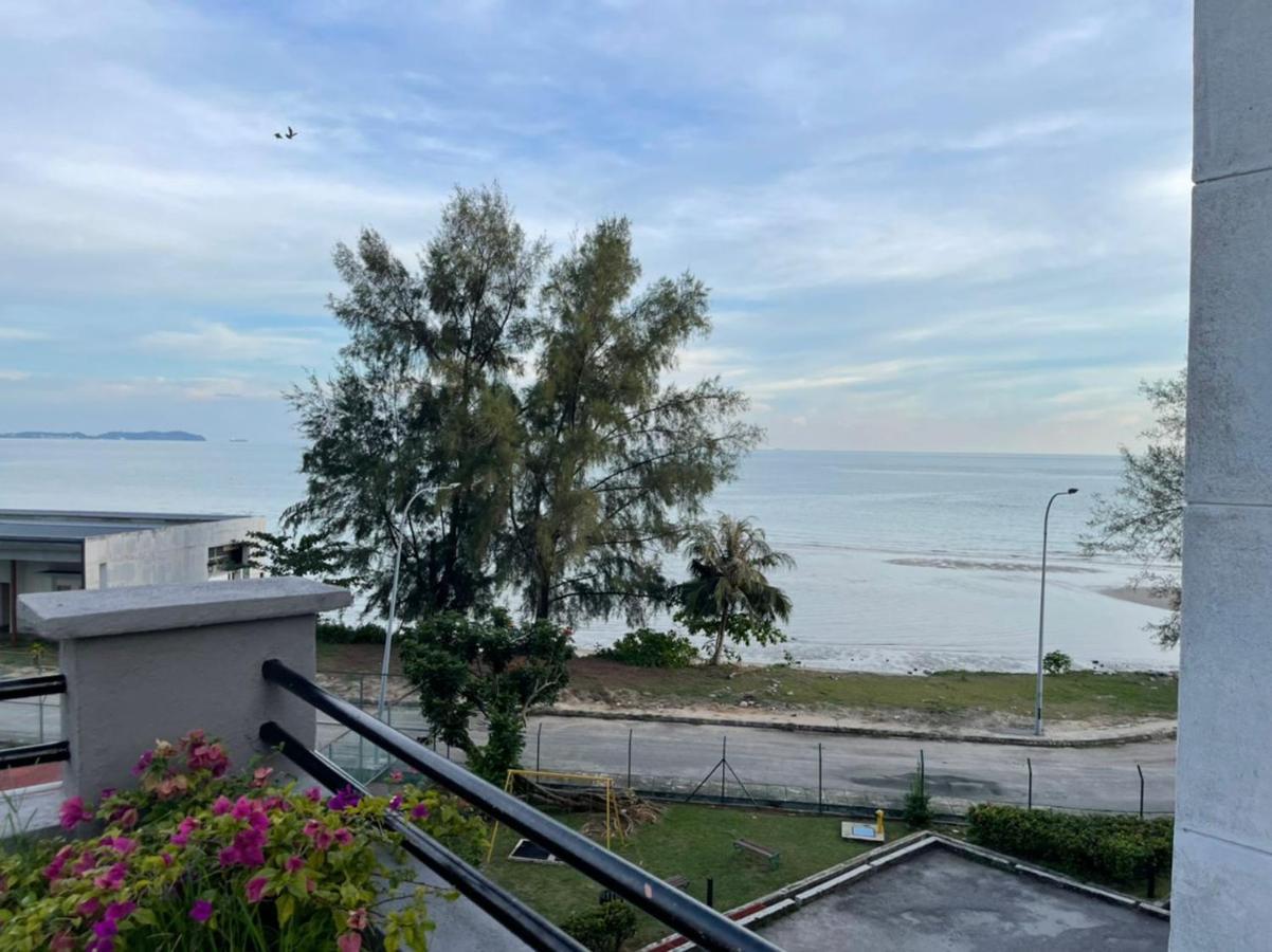 Sunshine Bay Resort Beachaholic Homestay Port Dickson Dış mekan fotoğraf